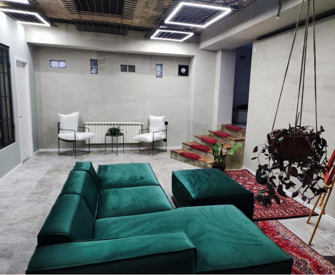 트빌리시 Shared Flat In An Artists District Pikris Gora 아파트 외부 사진