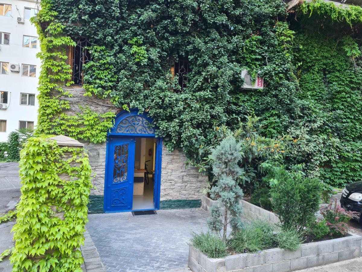 트빌리시 Shared Flat In An Artists District Pikris Gora 아파트 외부 사진